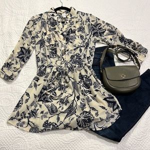 Navy & cream floral blouse - Women’s Medium - EUC